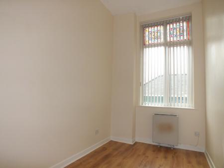 2 bedroom Flat to let in Chester Street, Wrexham, LL13