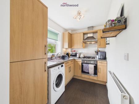 1 bedroom Flat to let in Hirwaun, Wrexham, LL11