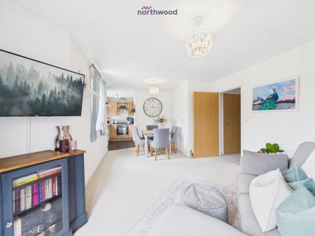 1 bedroom Flat to let in Hirwaun, Wrexham, LL11