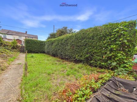 2 bedroom Terraced House for sale in Little Mountain, Wrexham, LL11