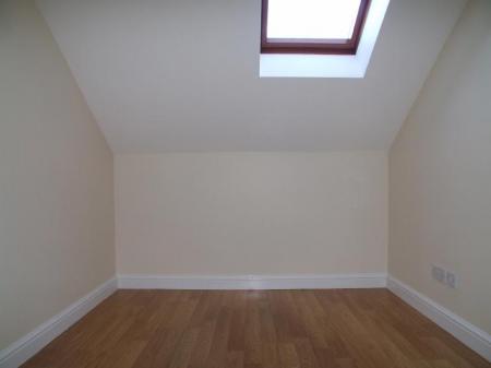 3 bedroom Flat to let in Chester Street, Wrexham, LL13