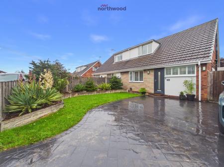 4 bedroom Bungalow for sale in Nayland Avenue, Gresford, Wrexham, LL12