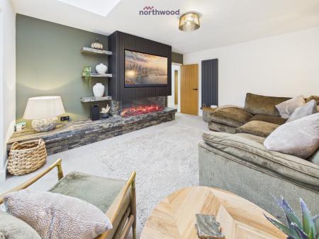 4 bedroom Bungalow for sale in Nayland Avenue, Gresford, Wrexham, LL12