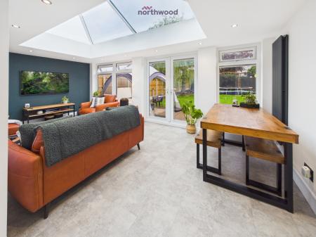 4 bedroom Bungalow for sale in Nayland Avenue, Gresford, Wrexham, LL12