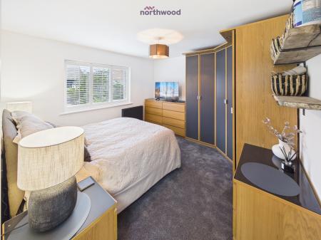 4 bedroom Bungalow for sale in Nayland Avenue, Gresford, Wrexham, LL12