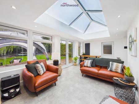 4 bedroom Bungalow for sale in Nayland Avenue, Gresford, Wrexham, LL12