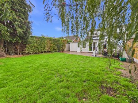 4 bedroom Bungalow for sale in Nayland Avenue, Gresford, Wrexham, LL12