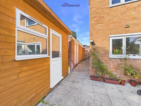 2 bedroom Semi-detached house for sale in Derwent Crescent, Wrexham, LL12