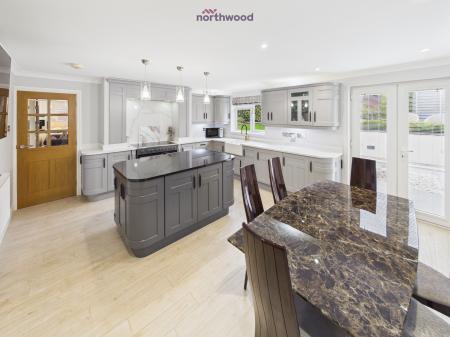 4 bedroom Bungalow for sale in Westleigh Way, Wrexham, LL11