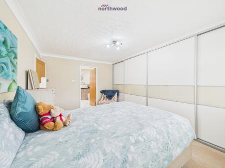 4 bedroom Bungalow for sale in Westleigh Way, Wrexham, LL11