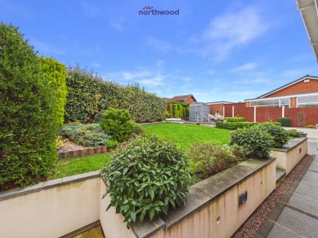 4 bedroom Bungalow for sale in Westleigh Way, Wrexham, LL11