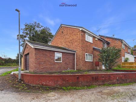 2 bedroom Semi-detached house for sale in Wheatsheaf Mews, Gwersyllt, Wrexham, LL11