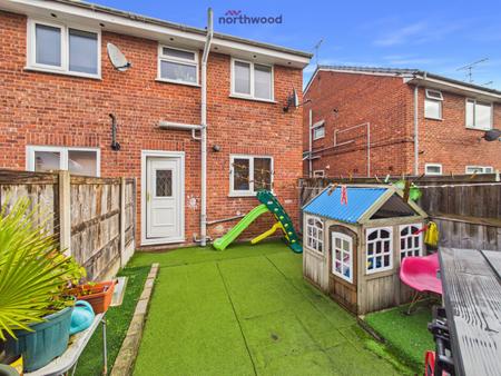 2 bedroom End of terrace house for sale in Salisbury Road, Wrexham, LL13