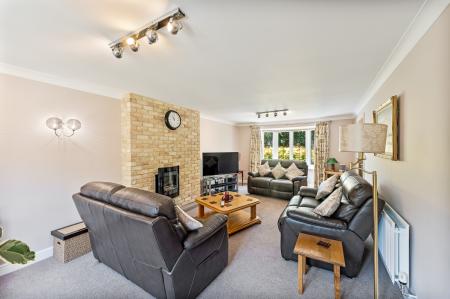 6 bedroom Detached house for sale in Queens Drive, Taunton, TA1