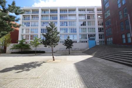 1 bedroom Flat for sale in Skypark Road, Bedminster, Bristol, BS3