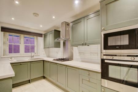 3 bedroom Town house to let in Redcross Lane, Old Market, Bristol, BS2