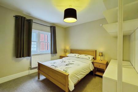 3 bedroom Town house to let in Redcross Lane, Old Market, Bristol, BS2