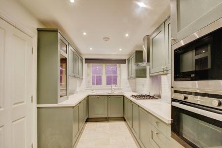 3 bedroom Town house to let in Redcross Lane, Old Market, Bristol, BS2