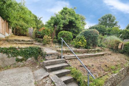 3 bedroom Semi-detached house to let in Ilsyn Grove, Stockwood, Bristol, BS14