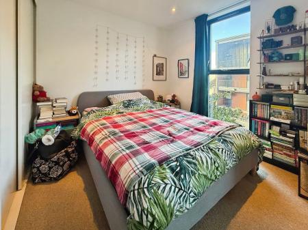 2 bedroom Flat to let in Airpoint, Skypark Road, BS3