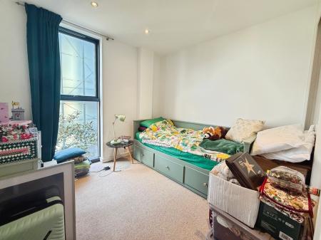 2 bedroom Flat to let in Airpoint, Skypark Road, BS3