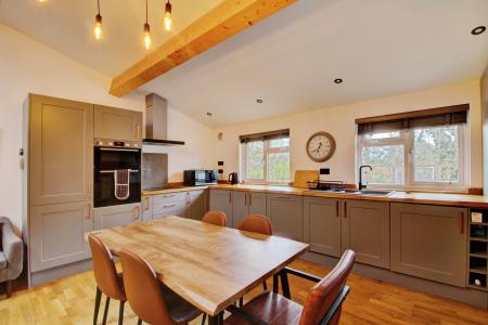 2 bedroom Flat to let in Common Lane, Churchill, BS25