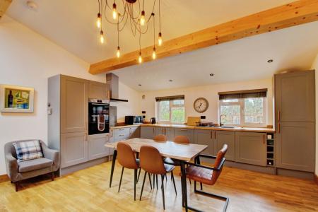 2 bedroom Flat to let in Common Lane, Churchill, BS25