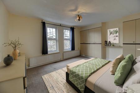 3 bedroom Flat to let in North Street, Bedminster, Bristol, BS3