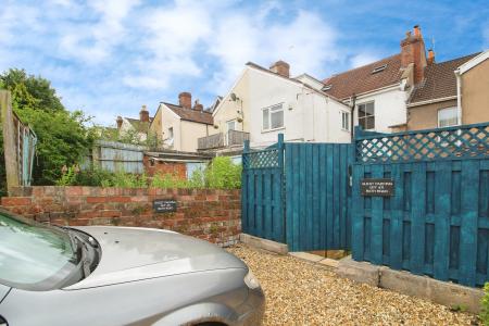 1 bedroom Flat for sale in Bath Road, Brislington, Bristol, BS4