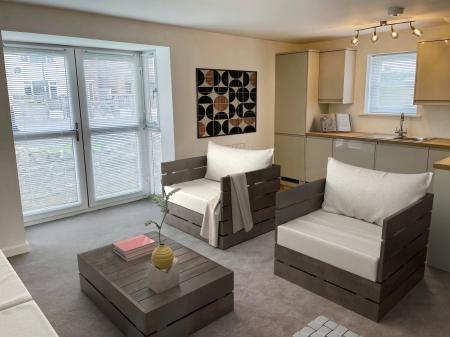 2 bedroom Flat for sale in Highridge Court, Highridge Green, Bristol, BS13