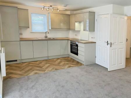 2 bedroom Flat for sale in Highridge Court, Highridge Green, Bristol, BS13