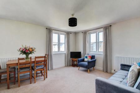 1 bedroom Flat to let in East Fields Road, Stoke Gifford, BS16