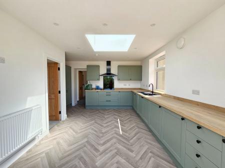 3 bedroom Cottage to let in 6 High Street, Banwell, BS29