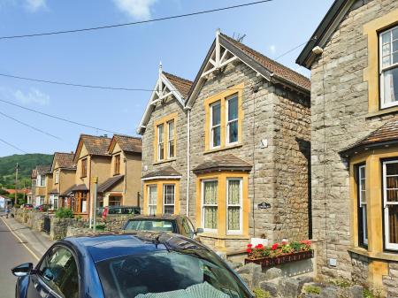 3 bedroom Semi-detached house to let in Cliff Street, Cheddar, BS27