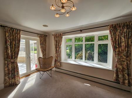 3 bedroom Detached house to let in Backwell Hill Road, Backwell, BS48
