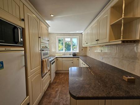 3 bedroom Detached house to let in Backwell Hill Road, Backwell, BS48