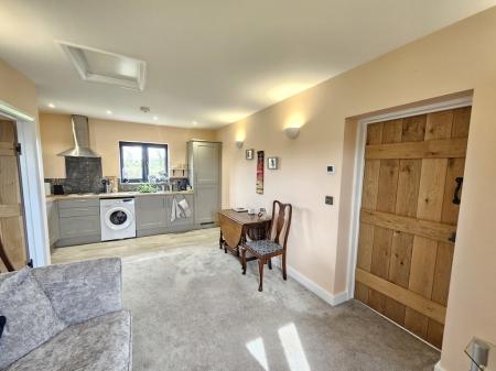 1 bedroom Barn Conversion to let in Cheddar Road, Cocklake, BS28
