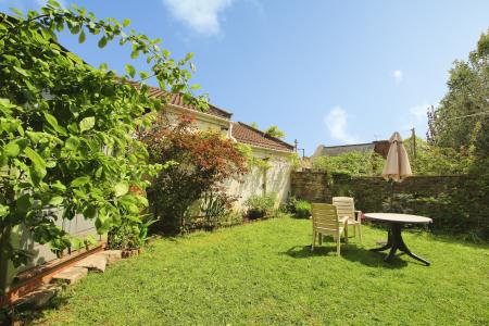 2 bedroom Flat to let in Victoria Walk, Cotham, Bristol, BS6