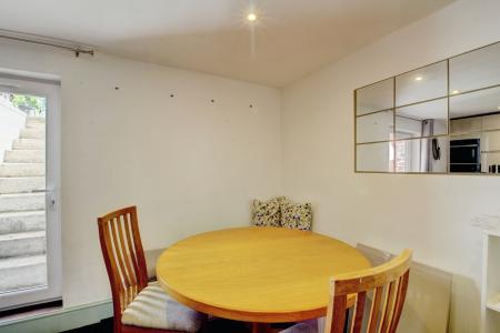 2 bedroom Flat to let in Victoria Walk, Cotham, Bristol, BS6