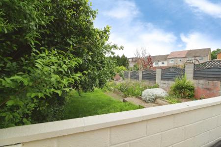 3 bedroom Semi-detached house to let in Lees Hill, Kingswood, Bristol, BS15