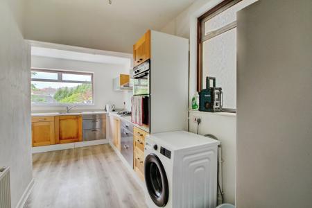 3 bedroom Semi-detached house to let in Lees Hill, Kingswood, Bristol, BS15