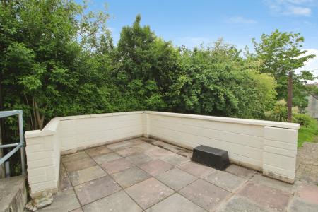 3 bedroom Semi-detached house to let in Lees Hill, Kingswood, Bristol, BS15