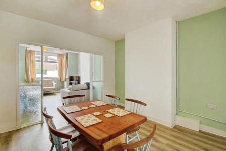 3 bedroom Semi-detached house to let in Lees Hill, Kingswood, Bristol, BS15