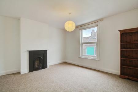 4 bedroom Semi-detached house to let in Upper Perry Hill, Southville, Bristol, BS3