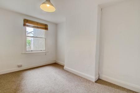 4 bedroom Semi-detached house to let in Upper Perry Hill, Southville, Bristol, BS3