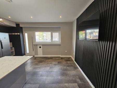 2 bedroom Flat to let in Broad Street, Wrington, BS40