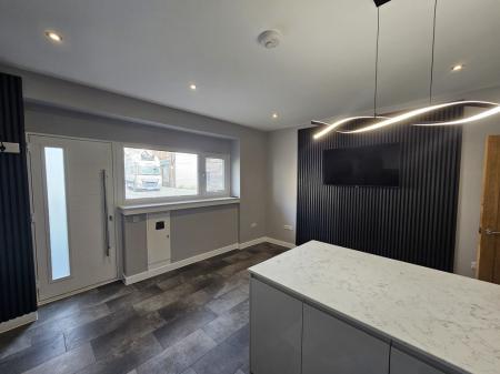 2 bedroom Flat to let in Broad Street, Wrington, BS40