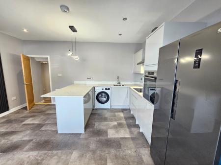 2 bedroom Flat to let in Broad Street, Wrington, BS40