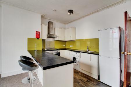 5 bedroom Flat to let in North Street, Southville, Bristol, BS3