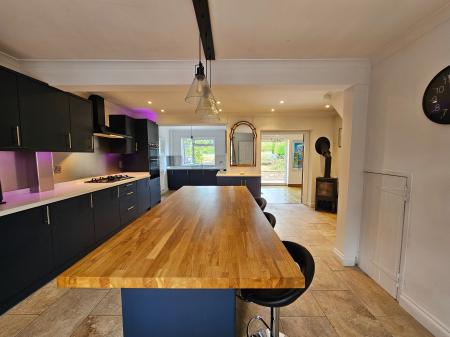 4 bedroom Semi-detached house to let in Bonhill Road, Bishop Sutton, BS39